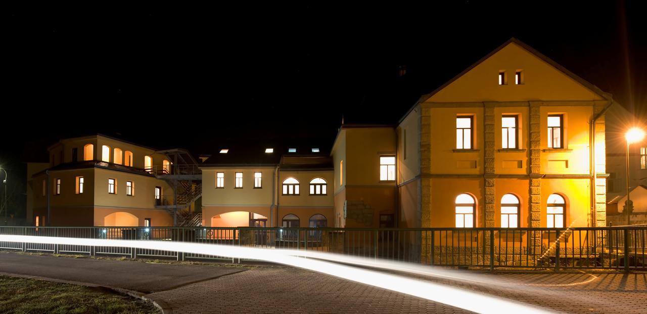 Hotel Strelnice Teplice nad Metují المظهر الخارجي الصورة