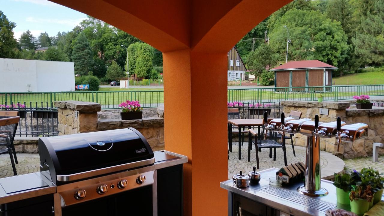 Hotel Strelnice Teplice nad Metují المظهر الخارجي الصورة