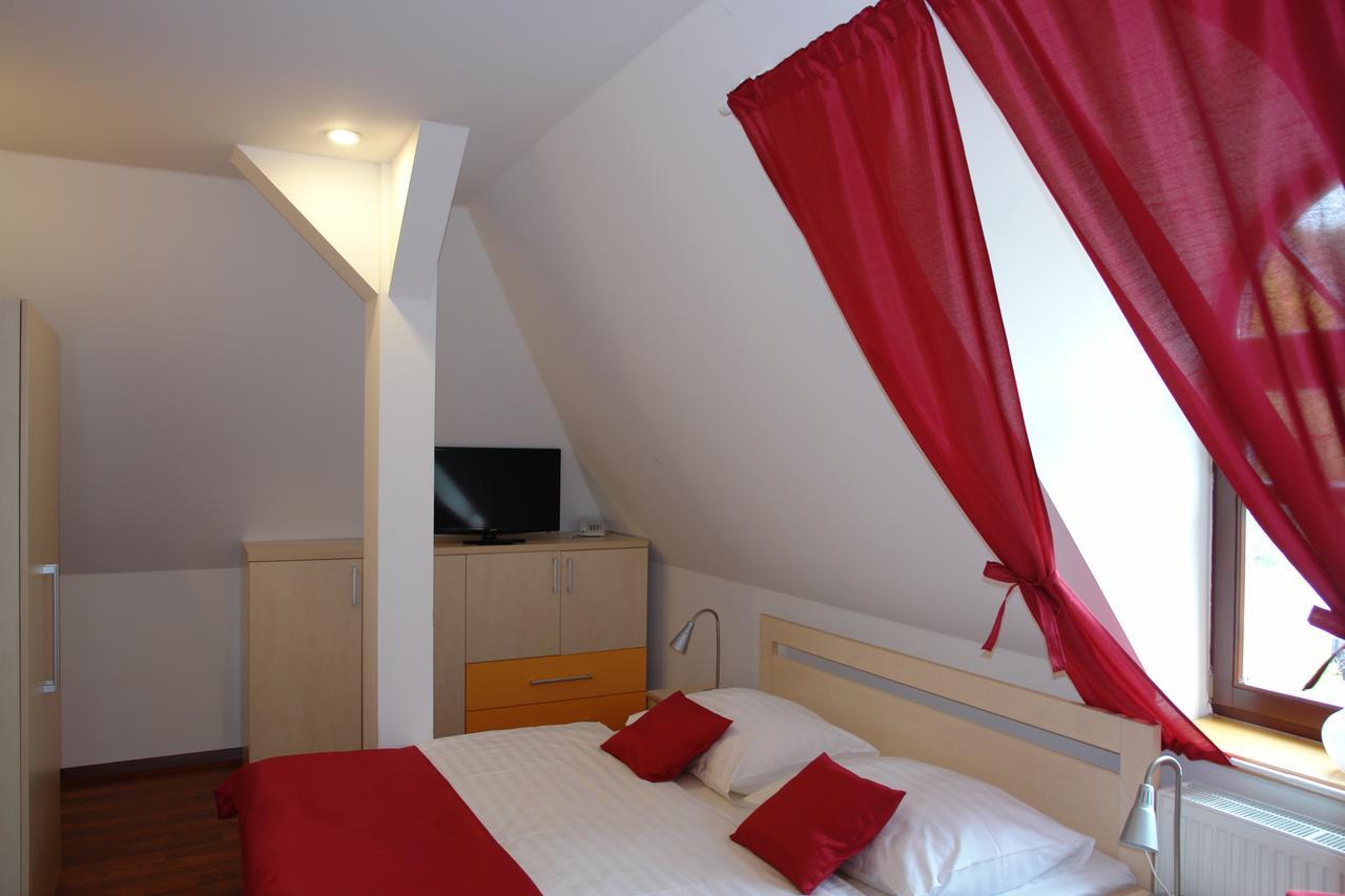 Hotel Strelnice Teplice nad Metují المظهر الخارجي الصورة