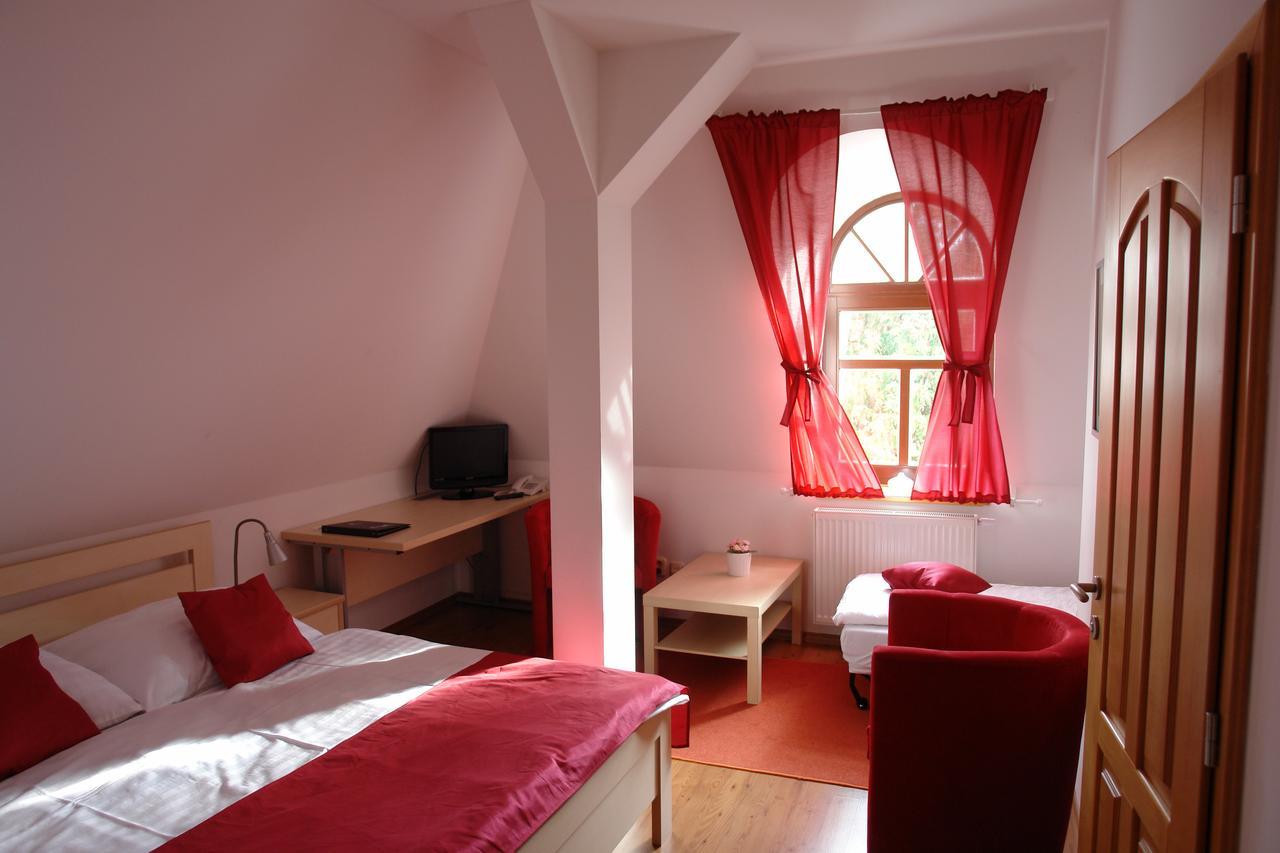 Hotel Strelnice Teplice nad Metují المظهر الخارجي الصورة