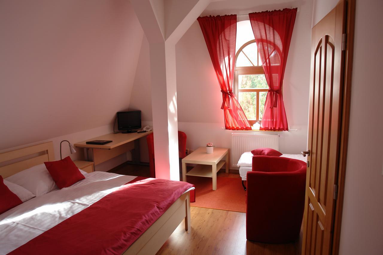 Hotel Strelnice Teplice nad Metují المظهر الخارجي الصورة